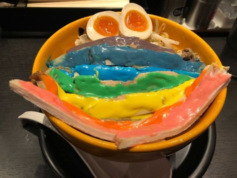 Mì ramen cầu vòng